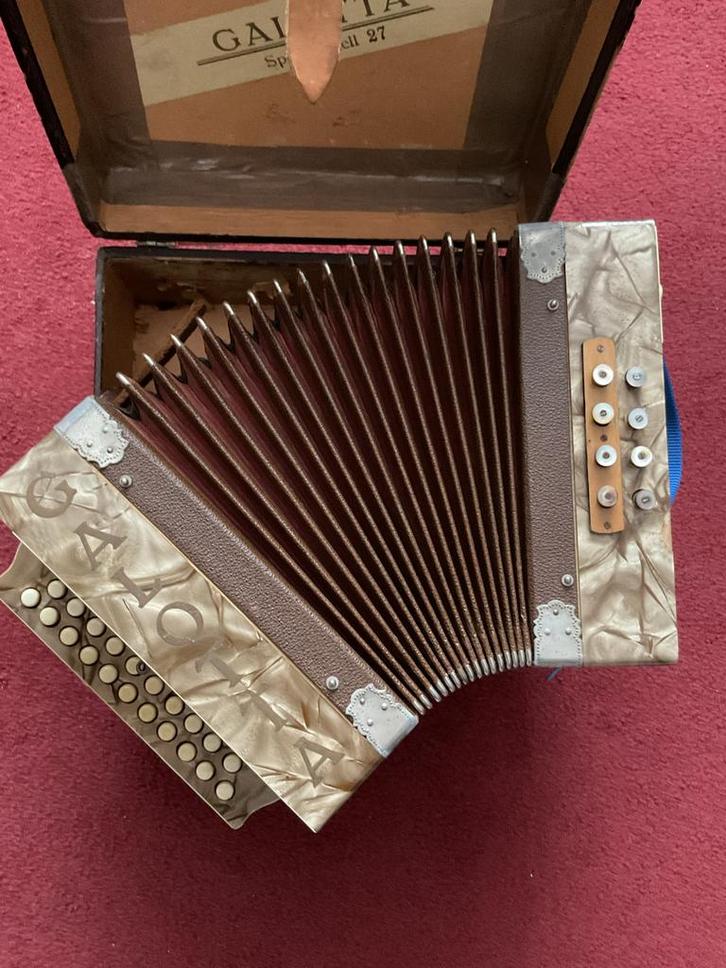 Mooie Harmonica  Galotta sportmodell 27 c- f, Muziek en Instrumenten, Accordeons, Gebruikt, Knopaccordeon, Overige formaten, Overige merken