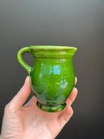 Groen keramieken kannetje, Ophalen of Verzenden, Groen, Aardewerk of Porselein, Minder dan 50 cm