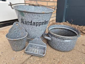 Vintage Emaille Set: Emmer, Pot, Zeepbakje & Wandbakje beschikbaar voor biedingen