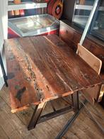 Robuuste houten tafel met metalen onderstel, Huis en Inrichting, Tafels | Eettafels, Ophalen