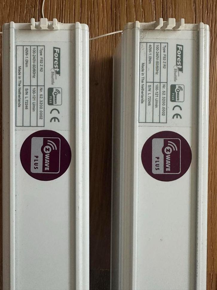 2x Forest Shuttle FS2 Z R2 gemotoriseerde gordijnrails 3m55, Huis en Inrichting, Stoffering | Gordijnen en Lamellen, Zo goed als nieuw