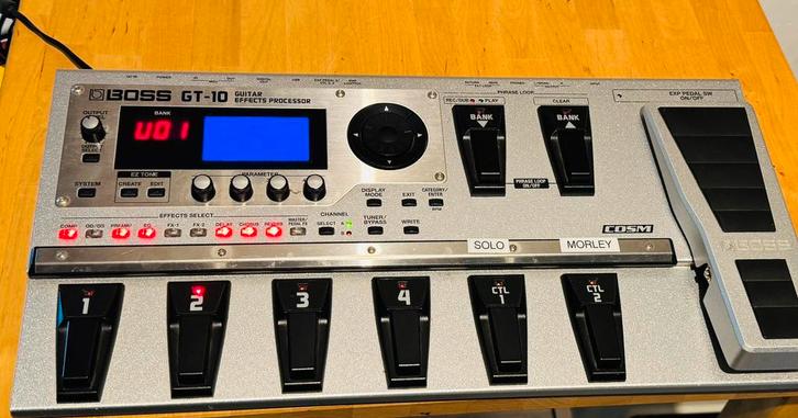 Boss GT-10 multieffect incl. FS-6, Muziek en Instrumenten, Effecten, Zo goed als nieuw, Multi-effect, Ophalen of Verzenden