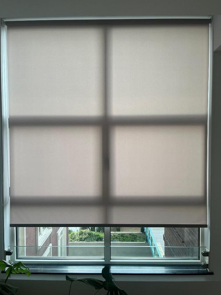 2x beige rolgordijnen - 195cm breed - Veneta, Huis en Inrichting, Stoffering | Gordijnen en Lamellen, Zo goed als nieuw, 200 cm of meer