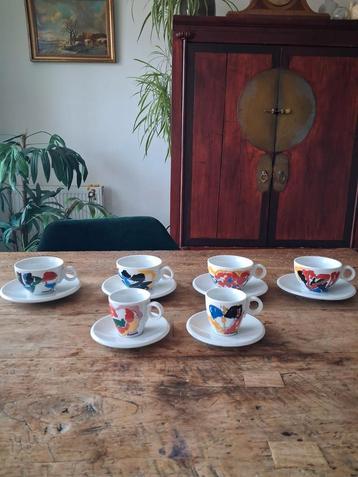 Koffiekopjes beschikbaar voor biedingen