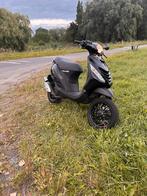 Piaggio Zip 2T 70CC, Fietsen en Brommers, Scooters | Piaggio, Ophalen, Tweetakt, Maximaal 45 km/u, Zo goed als nieuw
