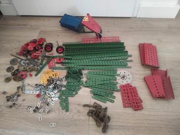 Meccano onderdelen  beschikbaar voor biedingen