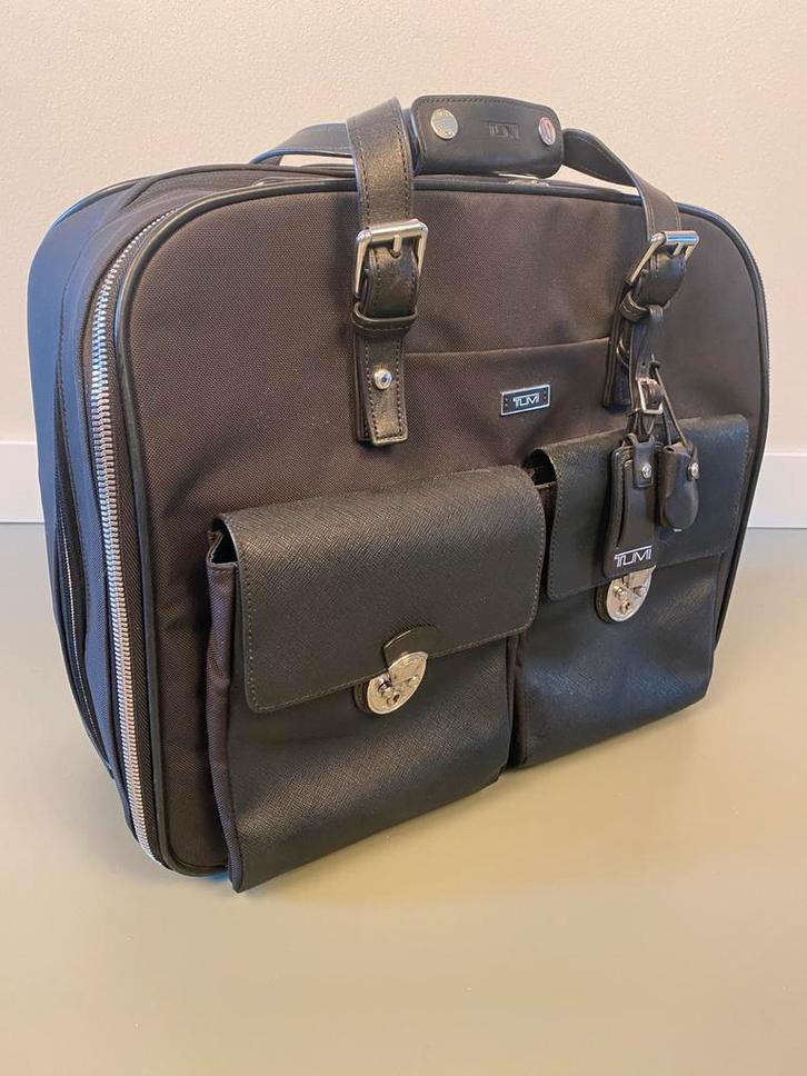 Tumi Laptop Tas - Stijlvol en Functioneel, Computers en Software, Laptoptassen, Zo goed als nieuw, Ophalen of Verzenden