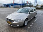 Volvo V70 D2 Nordic+ – Trekhaak - Leer - Goed onderhouden, Auto's, Voorwielaandrijving, 4 cilinders, USB, Particulier