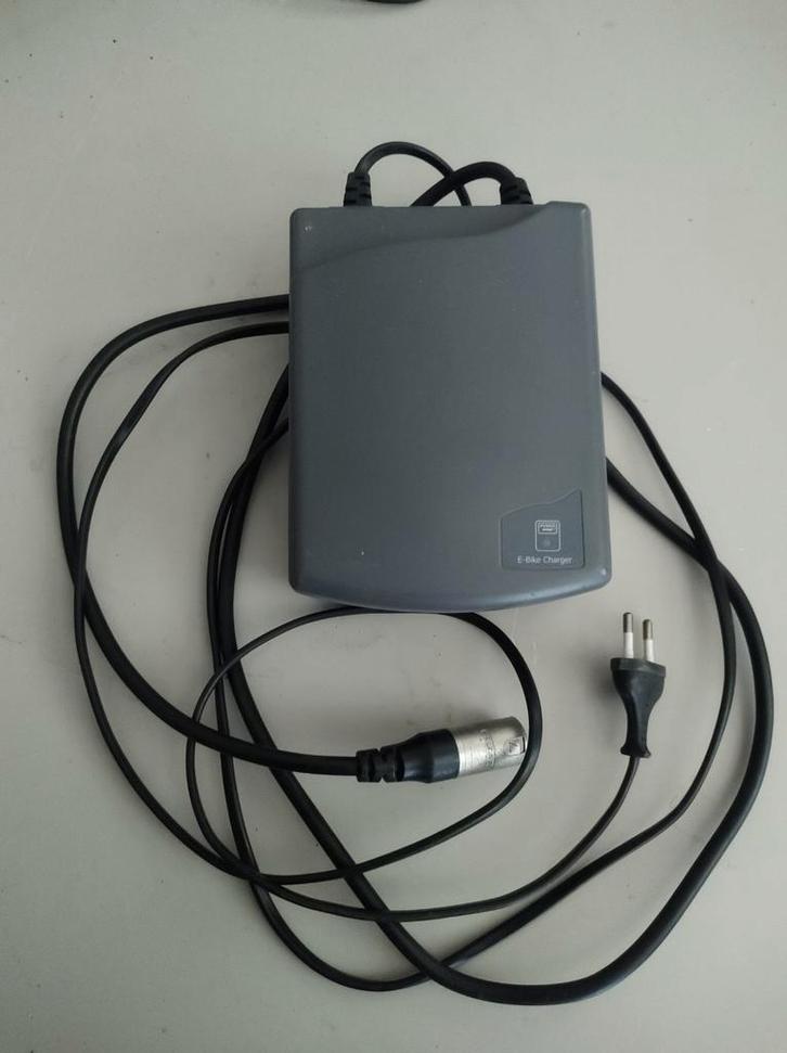 E-bike lader voor Sparta en Batavus, Fietsen en Brommers, Fietsaccessoires | Fietsaccu's, Gebruikt, Ophalen of Verzenden