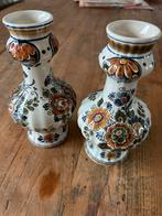 Handbeschilderde Delft polychroom vaasjes, Ophalen of Verzenden