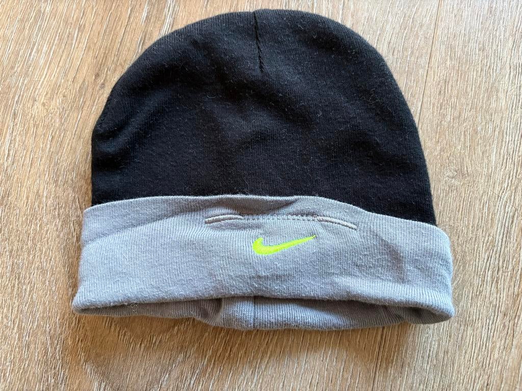 Nike Mutsje 6-12 maanden, Ophalen of Verzenden, Zo goed als nieuw, Maat 68, Nike