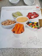 Leuke snack schaal in bloemvorm, Ophalen of Verzenden, Effen, Porselein, Schaal of Schalen