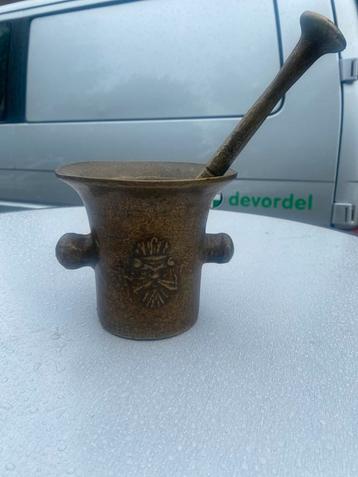 Antieke Bronzen Vijzel met Stamper beschikbaar voor biedingen