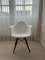 Stoel (lookalike Vitra Eames), Ophalen, Zo goed als nieuw, Wit, Eén