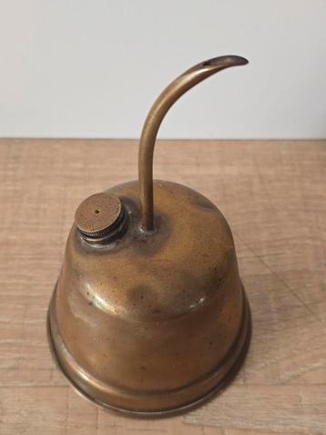 Zeldzame antieke koperen oliebus / oliekan ca 1860 - 1880 beschikbaar voor biedingen
