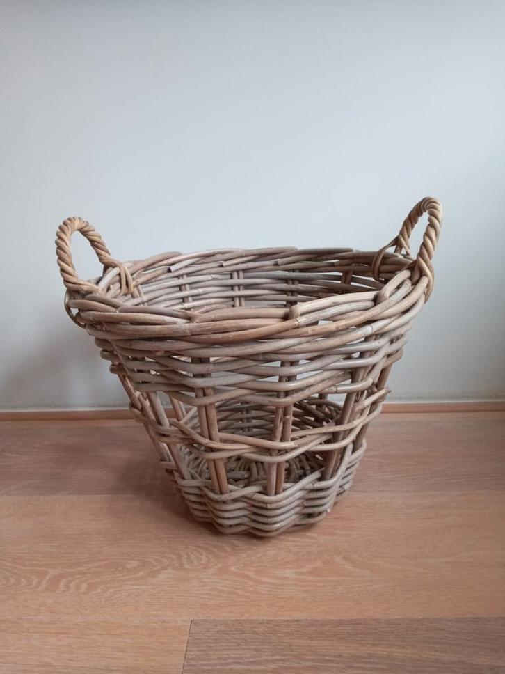35hg.x37diam. Mooie mand opengewerkt apart grepen organizer, Huis en Inrichting, Woonaccessoires | Schalen en Manden, Nieuw, Mand