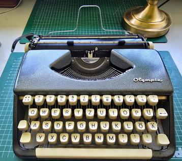 Typemachine Olympia SF Grijs metaal beschikbaar voor biedingen