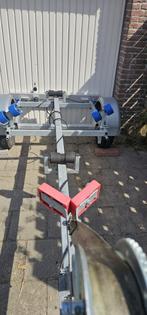 Zeer stevige boottrailer 750 kg met lichtbak, Watersport en Boten, Boottrailers, Ophalen, Minder dan 6 meter, Minder dan 1500 kg