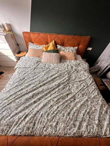 Boxspring met opbergruimte  beschikbaar voor biedingen