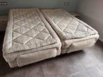 Twee luxe Hästens bedden elektrisch verstelbaar met topper, Ophalen, Tweepersoons, Crème, Stof
