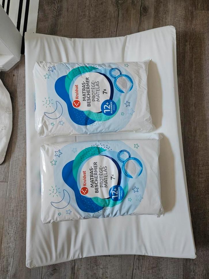 Aankleedkussen, aankleedkussenhoezen en matrasbeschermers, Kinderen en Baby's, Badjes en Verzorging, Zo goed als nieuw, Aankleedkussen