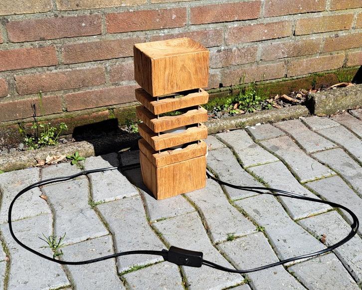 te koop hard houten lamp 12 x 9 x 30 cm, Huis en Inrichting, Lampen | Tafellampen, Zo goed als nieuw, Minder dan 50 cm, Hout, Ophalen of Verzenden