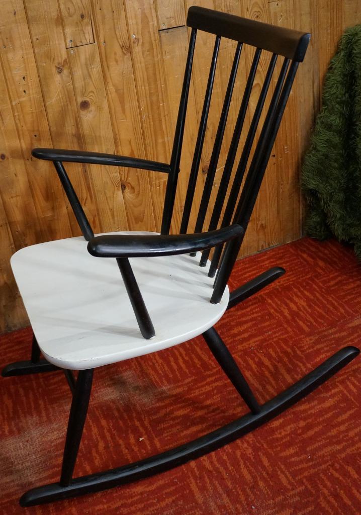 Retro Windsor design Tapiovaara Pastoe schommelstoel Ilmari, Huis en Inrichting, Stoelen, Gebruikt, Eén, Hout, Wit, Ophalen