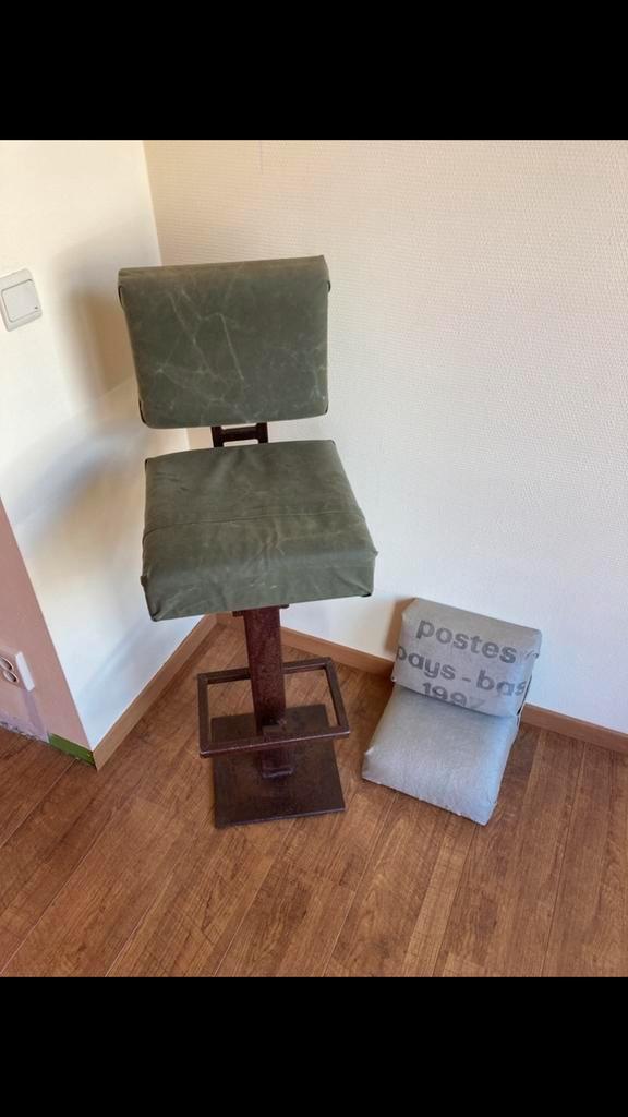 Hufterproof barkruk one of a kind !, Huis en Inrichting, Barkrukken, Gebruikt, 1 kruk, Ophalen