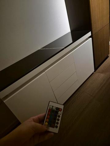 Kast met LED Verlichting