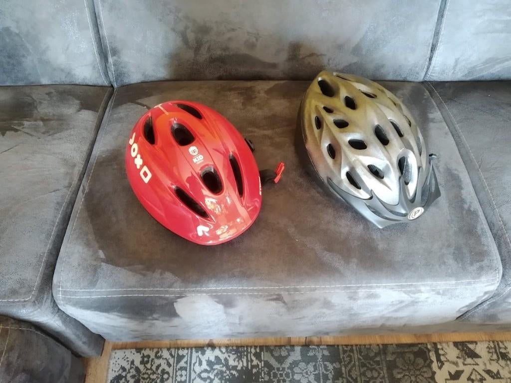BTWIN [ B TWIN ] Fietshelm [ en Polisport Fiets helm ], Fietsen en Brommers, Fietsaccessoires | Fietshelmen, Verzenden, Zo goed als nieuw