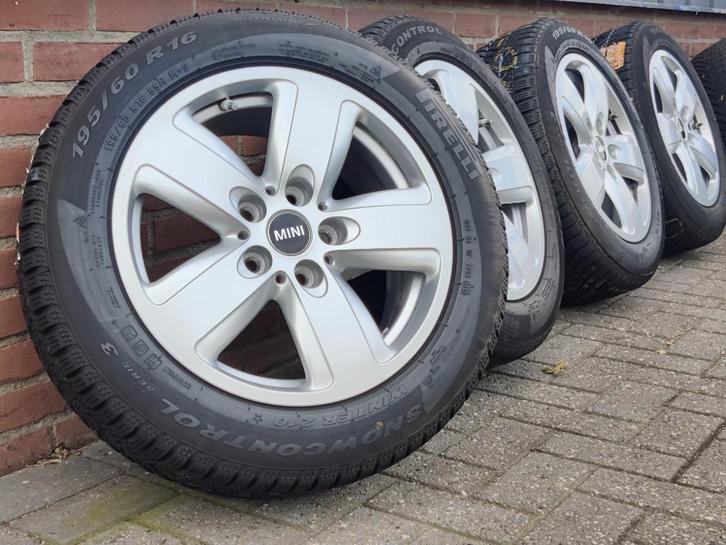 Originele Mini Clubman F54 Winterset Pirelli TPMS, Auto-onderdelen, Banden en Velgen, Banden en Velgen, Winterbanden, 16 inch