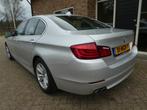BMW 5-serie 523i High Executive Automaat / Leder / Navi, Auto's, BMW, Achterwielaandrijving, Gebruikt, Zwart, 2000 kg