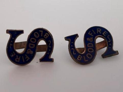 Twee vintage insignes van het Leger des Heils, Verzamelen, Religie, Gebruikt, Christendom | Protestants, Sieraad, Ophalen of Verzenden