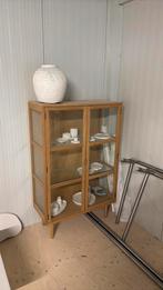 JYSK vitrinekast / dressoir – hout & glas (35 × 127 × 80 cm), Ophalen, Japandi, Met deur(en), '
