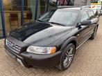 Volvo XC70 2.5 T Momentum AWD Automaat LEER / NAVI / TREKHAA, Auto's, Automaat, Stoelverwarming, Zwart, XC70