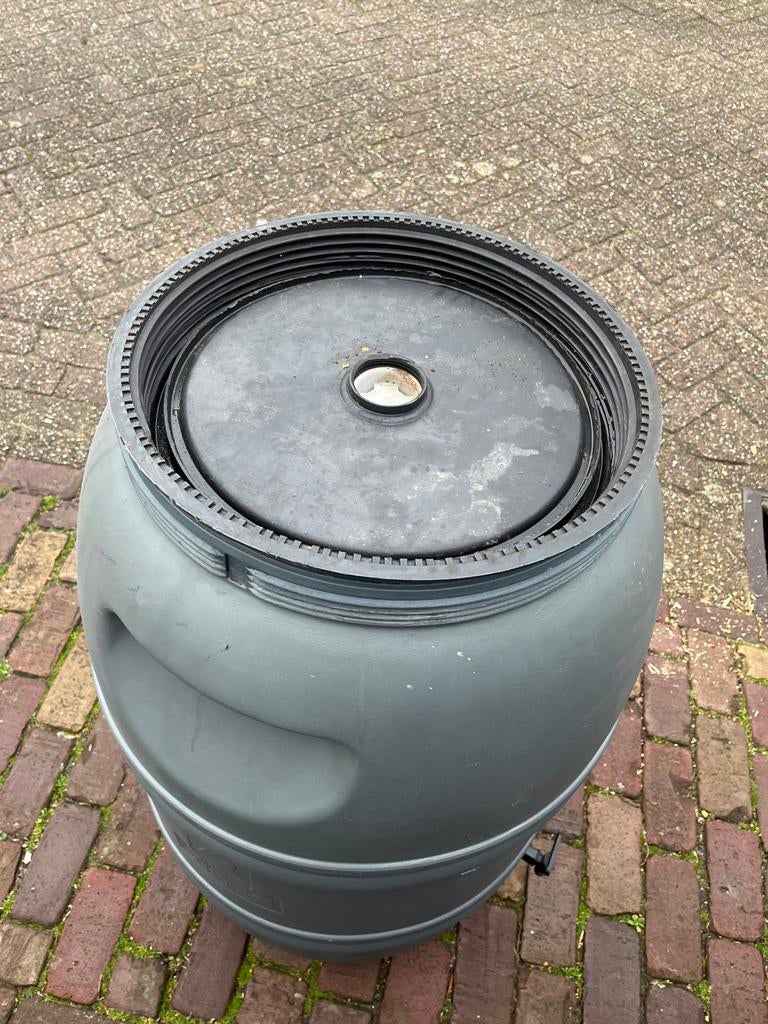 Regenton kunststof, Tuin en Terras, Regentonnen, 150 liter of meer, Ophalen of Verzenden, Gebruikt, Kunststof