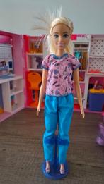 Barbie met huis te koop, Ophalen of Verzenden, Zo goed als nieuw