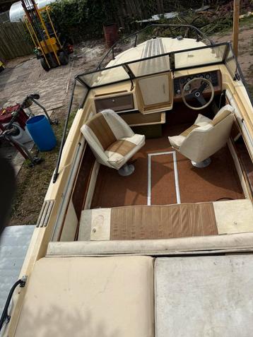 Glastron speedboot v8  beschikbaar voor biedingen