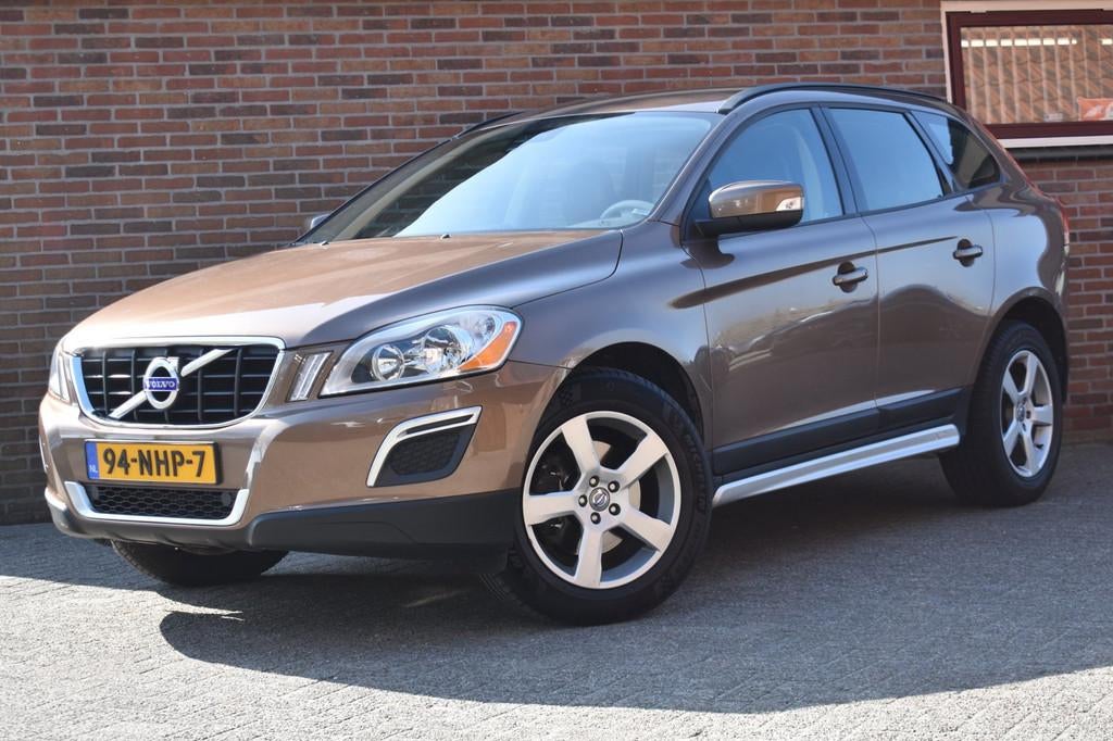 Volvo XC60 3.0 T6 AWD Kinetic '10 Leder Navi Clima Cruise in, Auto's, Automaat, Euro 5, Gebruikt, 2953 cc