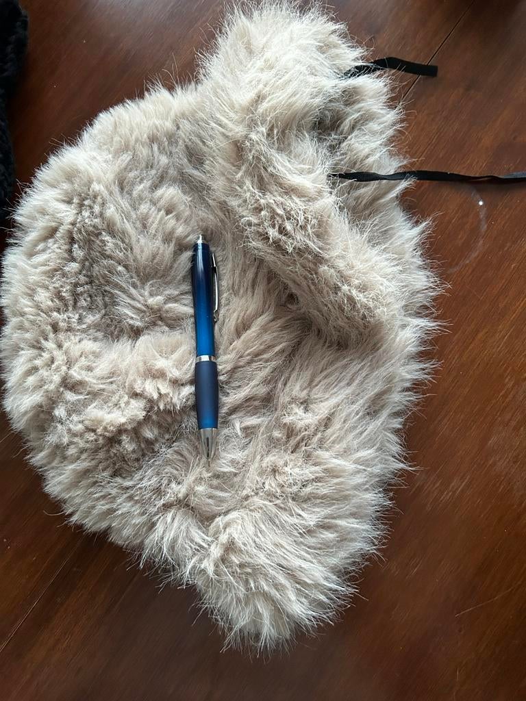 Zachte bontmuts in ivoorkleur, Ophalen, Zo goed als nieuw, One size fits all, Hoed
