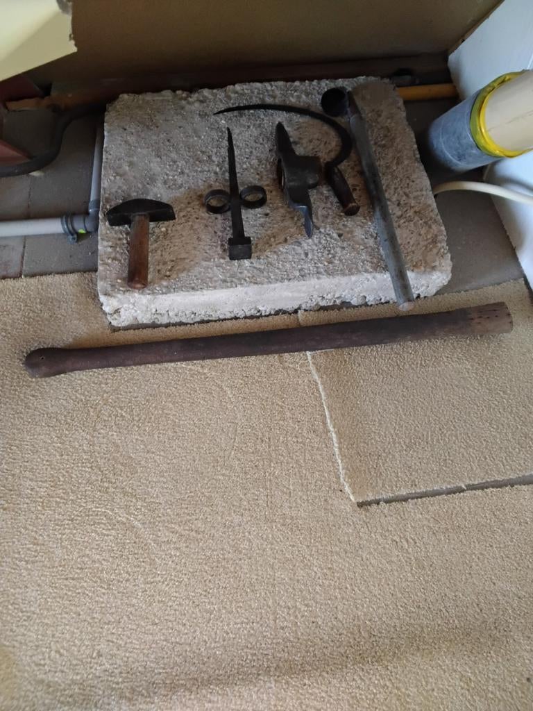 Oud gereedschap, waaronder een hamer en sikkel, Antiek en Kunst, Antiek | Gereedschap en Instrumenten, Ophalen