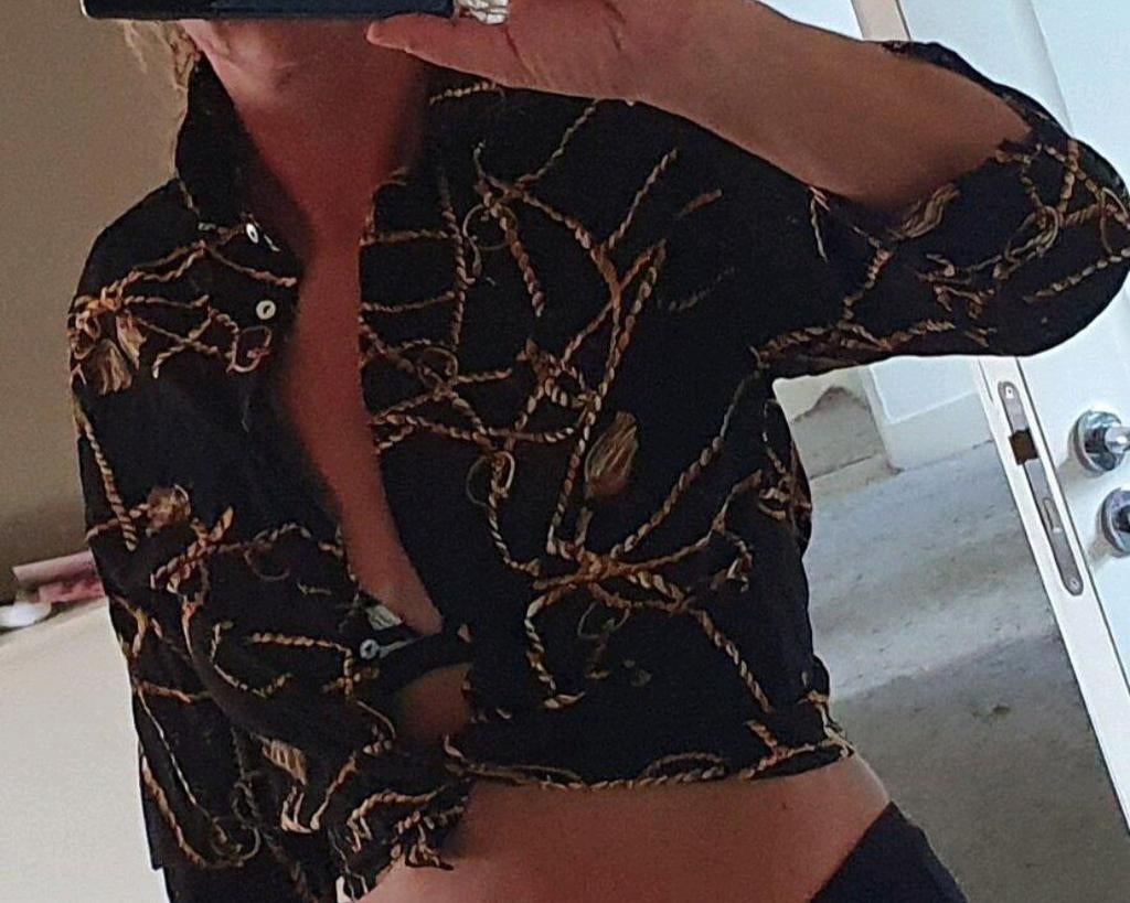 Stradivarius mt M cropped blouse 🖤💛, Kleding | Dames, Blouses en Tunieken, Maat 38/40 (M), Zwart, Nieuw, Ophalen of Verzenden