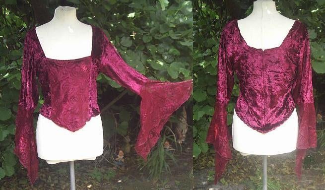 gaaf bordeauxrode gothic-shirt, maat S en M, gave mouwen, Carnaval, ., Ophalen of Verzenden, Zo goed als nieuw