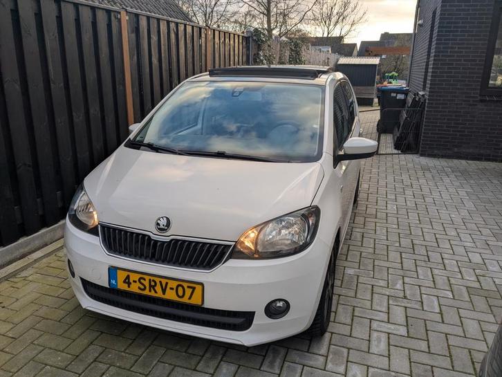 Citigo 5drs/Schuif kantel dak/stoelverwarming/airco/NAP, Auto's, Skoda, Particulier, Citigo, ABS, Airbags, Airconditioning, Bluetooth