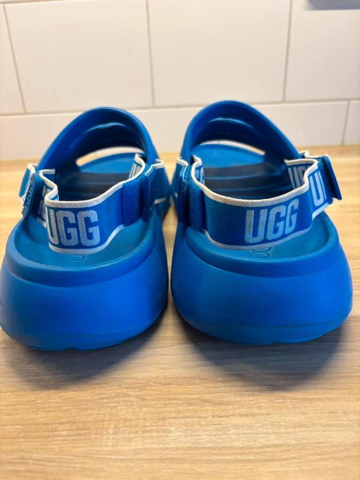 UGG SANDALEN MT 44-45, Kleding | Heren, Schoenen, Zo goed als nieuw, Sandalen, Blauw, Ophalen of Verzenden