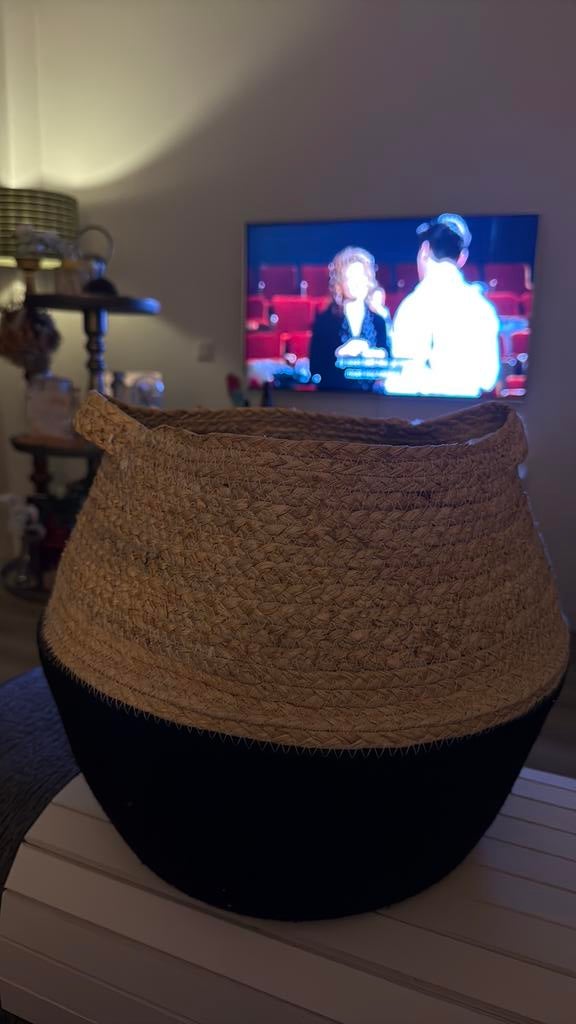 Mand rotan/zwart, Ophalen of Verzenden, Zo goed als nieuw, Rond, Riet