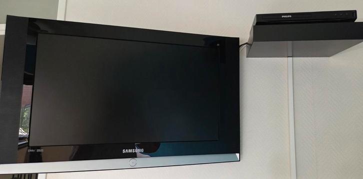 Samsung LCD TV - 68 cm en Philips DVD speler, Audio, Tv en Foto, Televisies, Gebruikt, LCD, 60 tot 80 cm, HD Ready (720p), Samsung