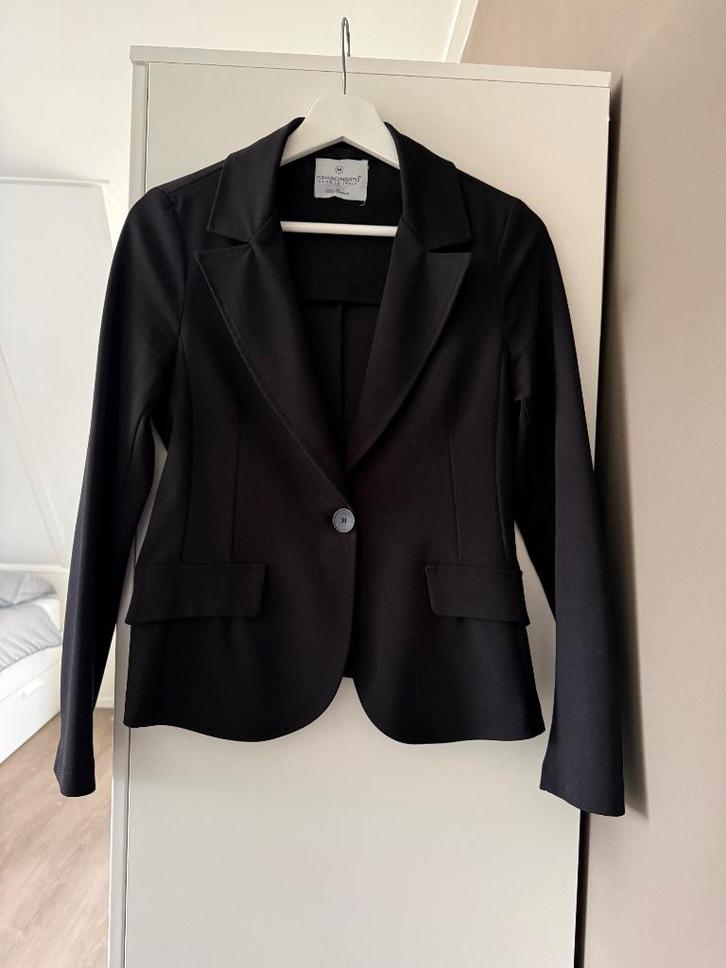 Blazer zwart kort dun maat M (=S) van Rinascimento, Kleding | Dames, Jasjes, Kostuums en Pakken, Zo goed als nieuw, Jasje, Maat 38/40 (M)