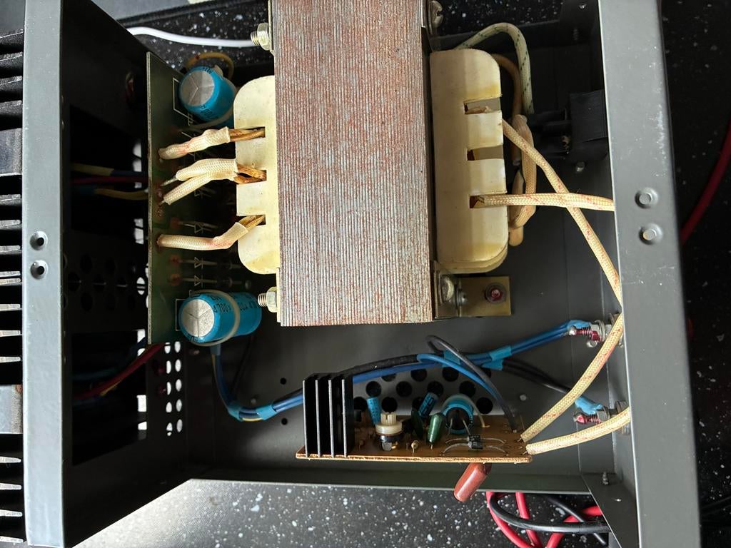 Gereguleerde voeding 13.8V 10-12A, Telecommunicatie, Zenders en Ontvangers, Ophalen, Gebruikt