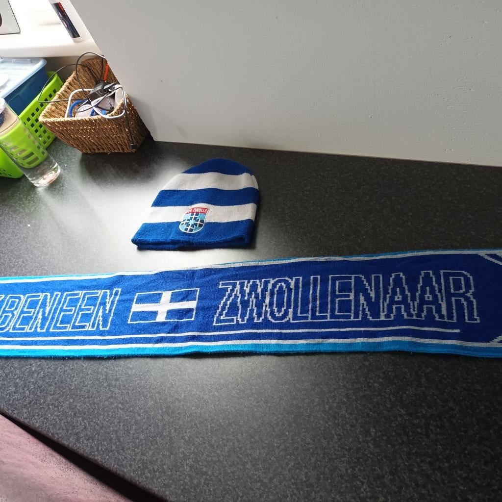 4x PEC Zwolle Sjaal en Muts - Voetbal Fanartikelen, Kleding | Dames, Mutsen, Sjaals en Handschoenen, Maat 46/48 (XL) of groter